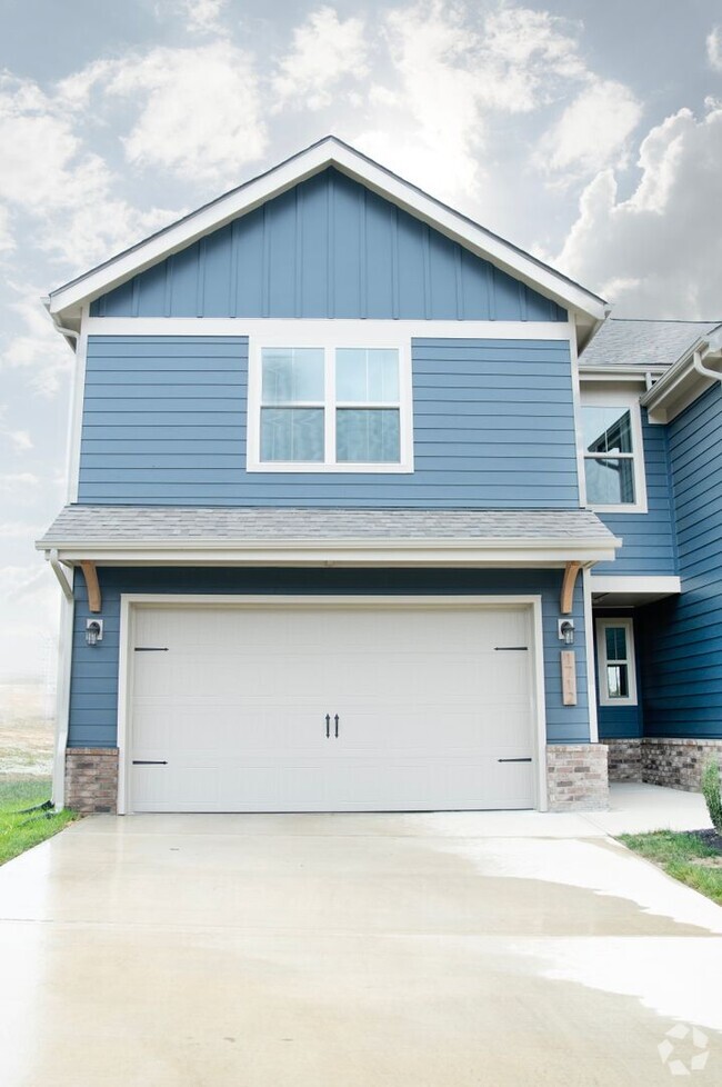 Building Photo - Modern Townhome for Rent!