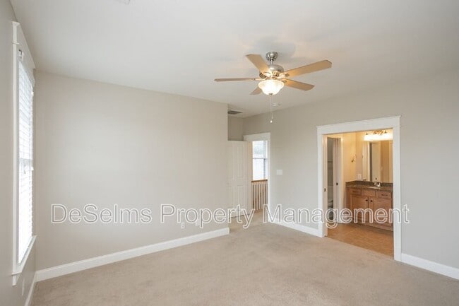 Building Photo - 3866 Somers Ln