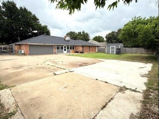 Building Photo - 413 N Trail St