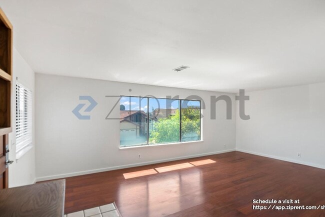 Building Photo - 740 Hollyhock Dr