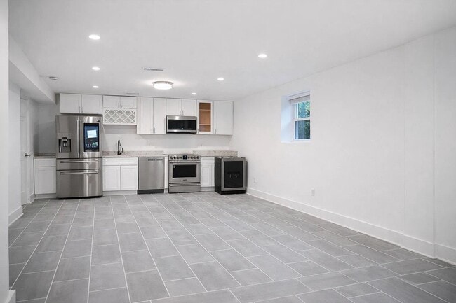 Building Photo - 1633 Kalmia Rd NW