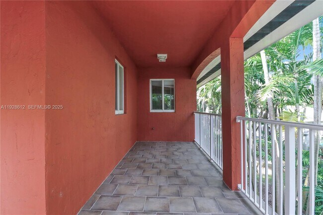 Building Photo - 15735 SW 92nd Ave