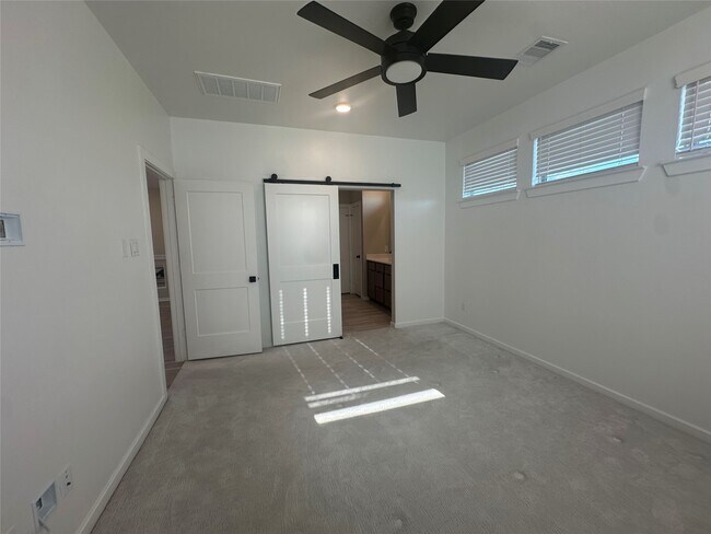 Building Photo - 11826 California Sister Dr