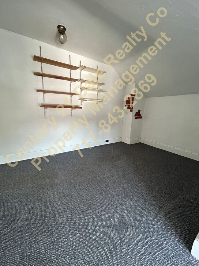 Building Photo - Beautiful 3 Bedroom 1 Bath Home in Dallastown Schools with a Large detached 2 Car Garage