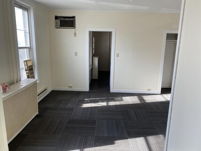 Building Photo - 1300 N 11th St