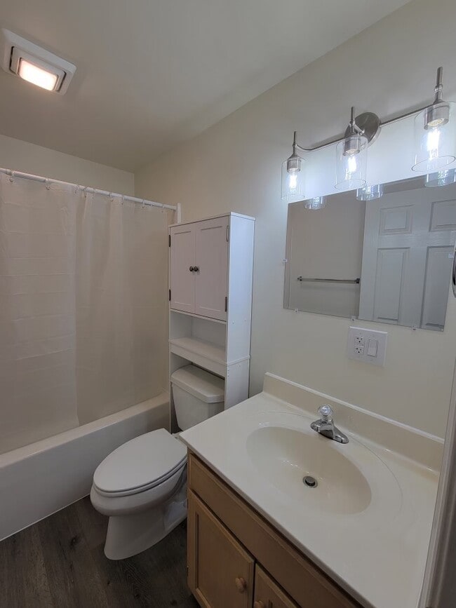 Building Photo - 431 Market St