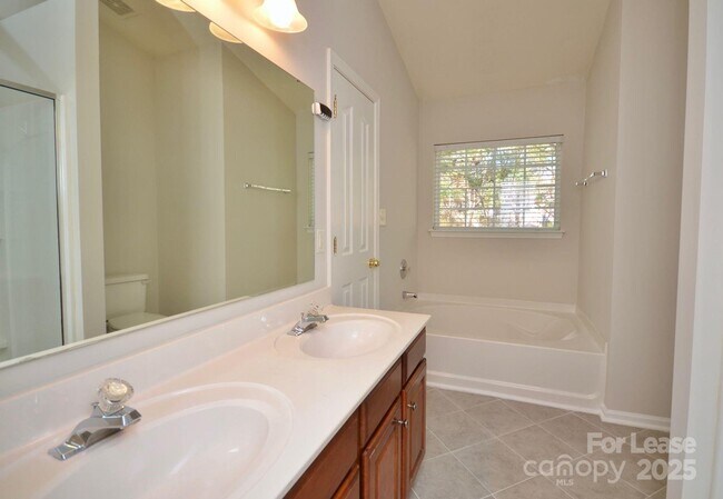 Building Photo - 3567 Creeping Flora Ln