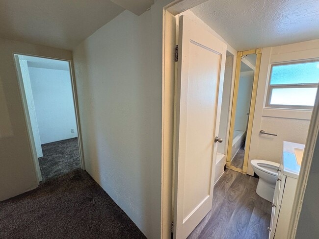 Building Photo - 3 Bedroom, 1 Bathroom S. Eugene Home