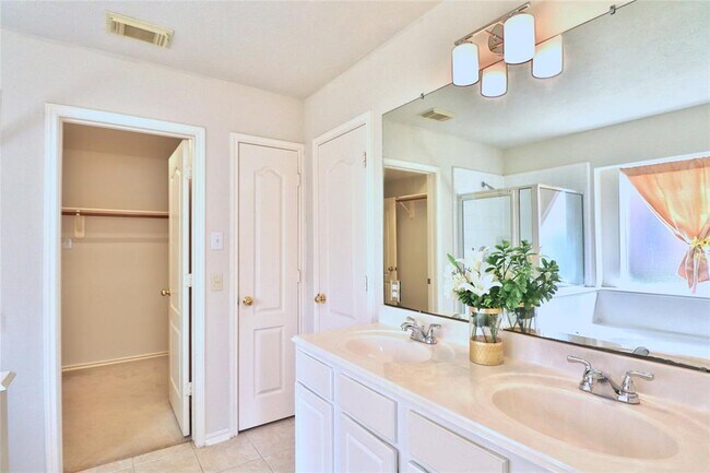 Building Photo - 8316 Diamond Way Ct