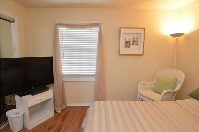 Building Photo - 5245 Coquina Key Dr SE