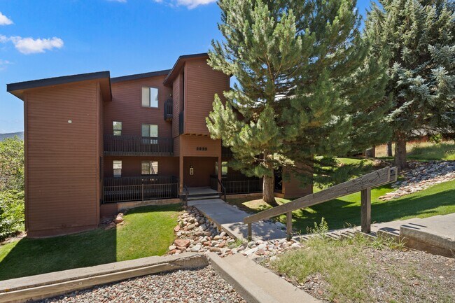 Building Photo - 2822 Hager Ln