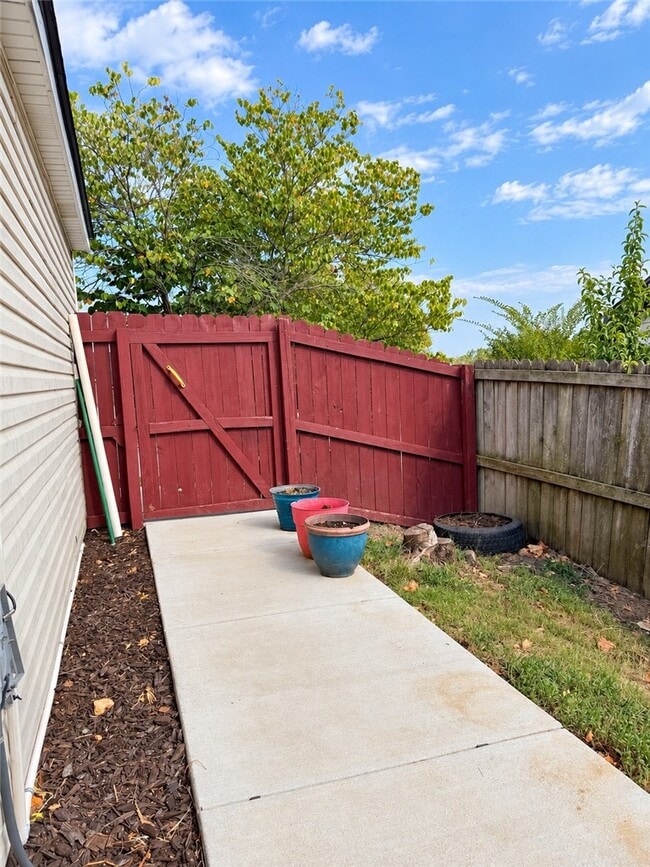 Building Photo - 2678 Brookside St