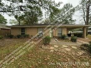 Building Photo - Welcome to this beautiful 3 bedroom, 2 bat...