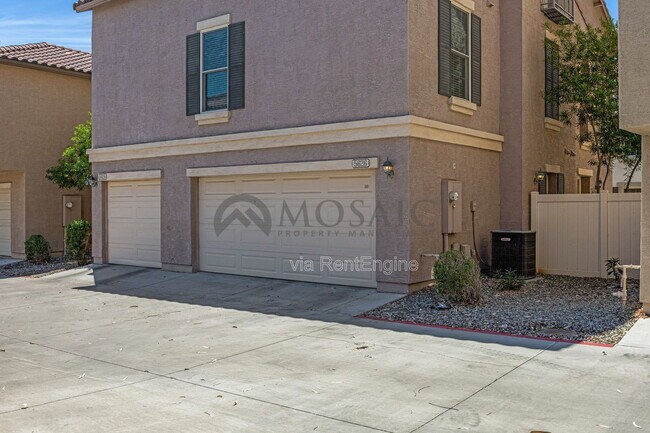 Building Photo - 5626 S 21st Pl