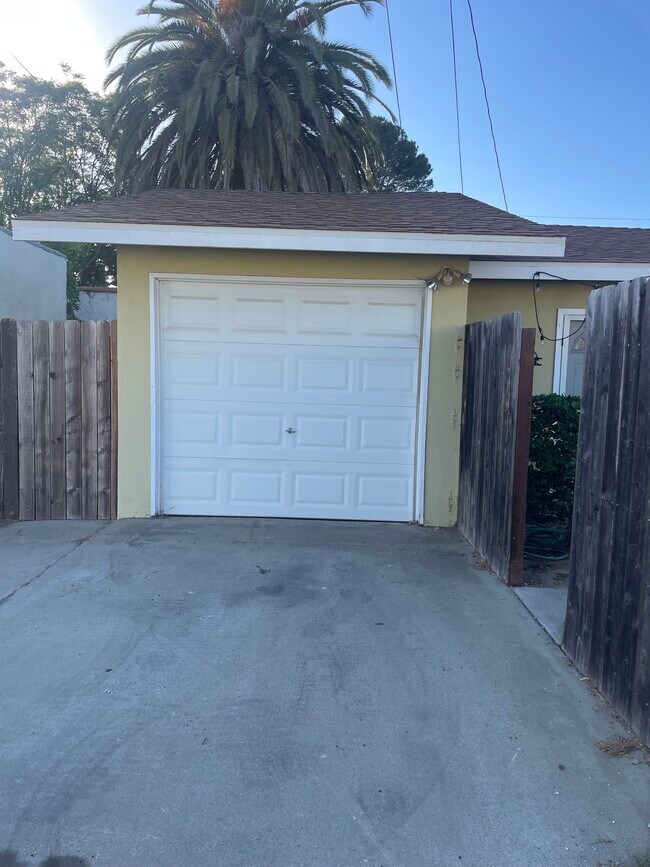 Garage - 1514 Madrid Ave