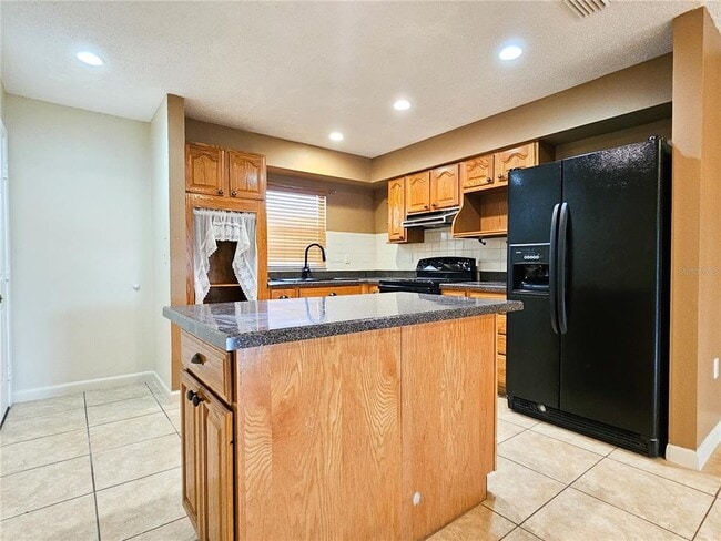 Building Photo - 259 Village View Ln