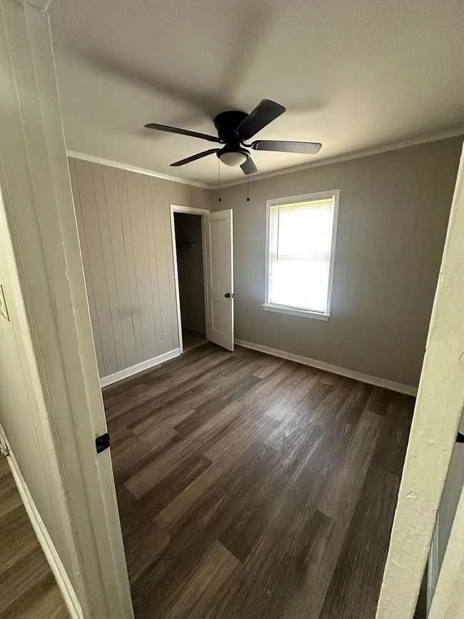 Building Photo - 2377 Imogene St