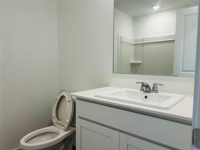 Building Photo - 717 Dressage Ln