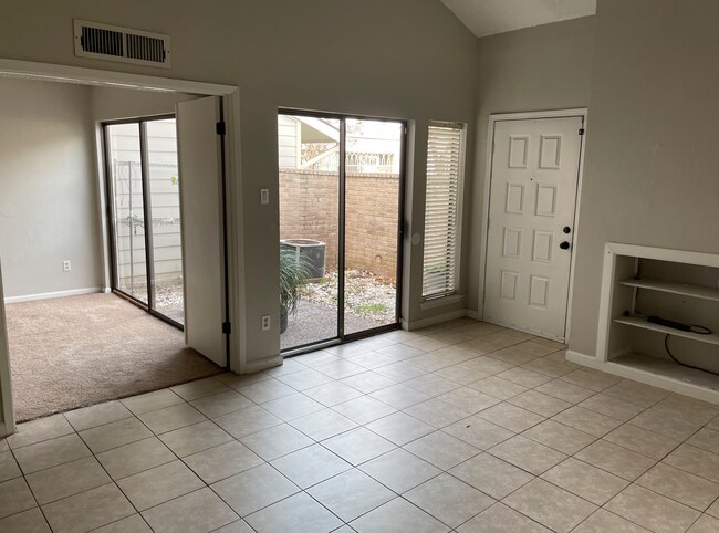 Building Photo - 11917 Bob White Dr