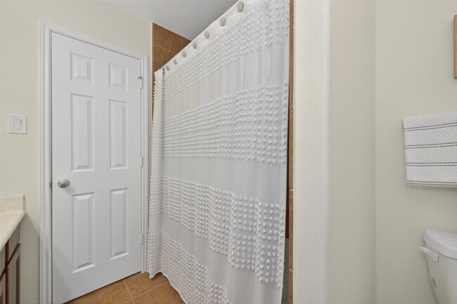 Building Photo - 2806 Windy Thicket Ln