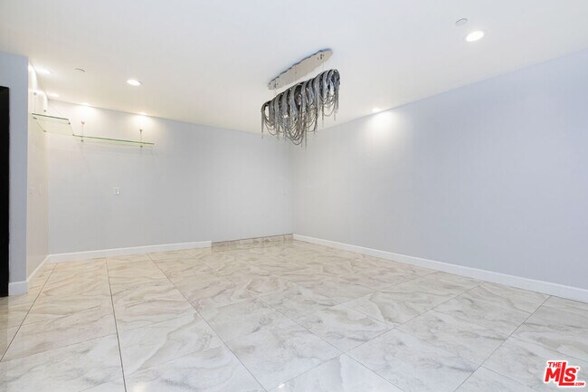 Building Photo - 1046 Glen Arbor Ave