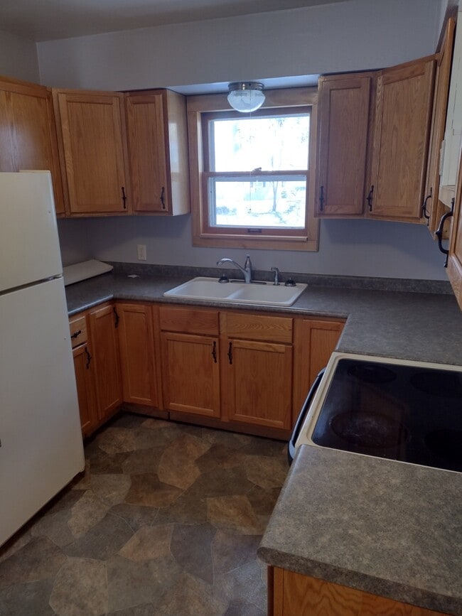 Building Photo - 1328 Wilson Dr