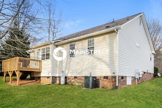 Building Photo - 502 Sommerset Dr