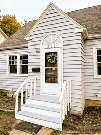 Building Photo - 811 E 6th St