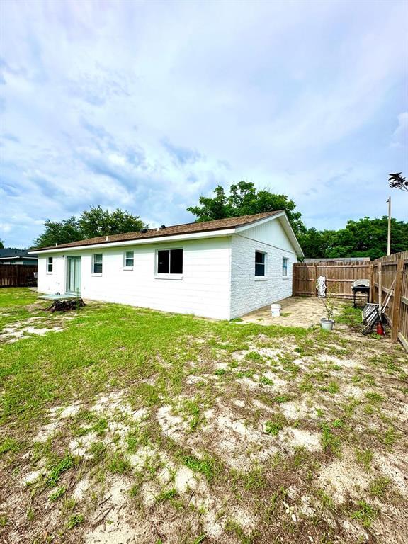 Building Photo - 2313 S Swan Ct NE