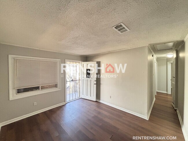 Building Photo - 1242 Airways Blvd