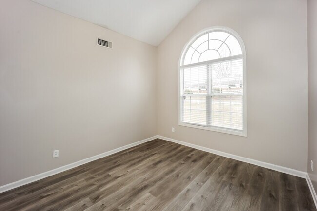 Building Photo - 235 Sandstone Dr