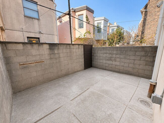 Building Photo - 1308 S Reese St
