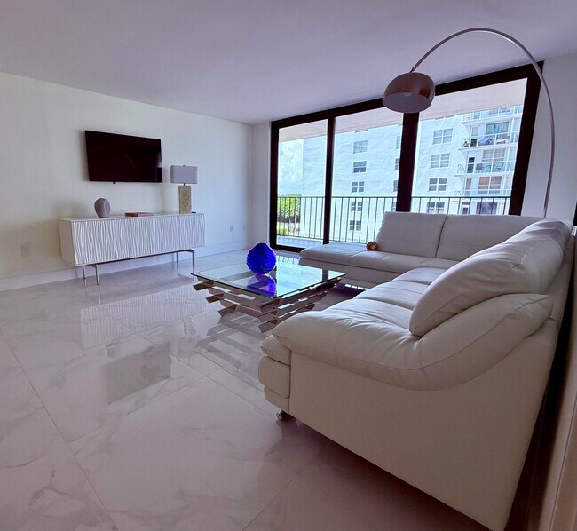 Building Photo - 3460 S Ocean Blvd