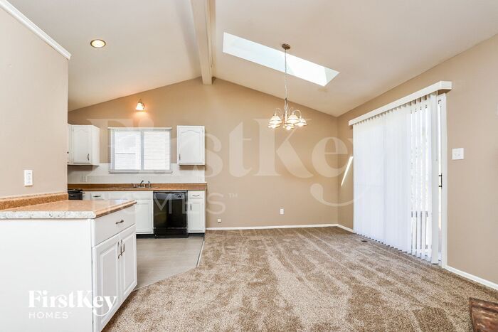 Building Photo - 4231 River Oaks Dr