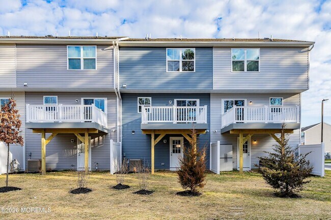 Building Photo - 602 Cyprus Ct