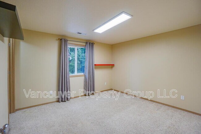 Building Photo - 2420 NE 165th Ave