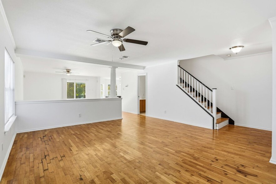 Building Photo - 522 Ashley