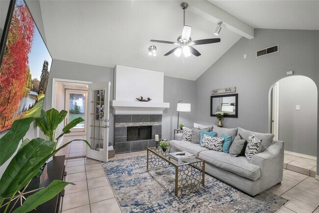 Building Photo - 1205 Ivybridge Dr