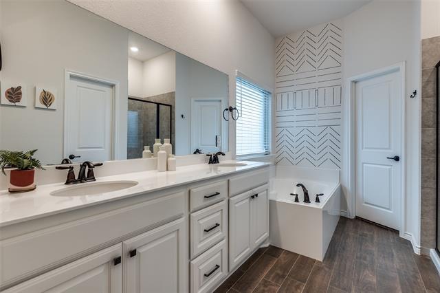 Building Photo - 3129 Maverick Dr