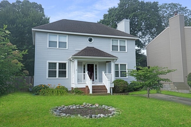 Primary Photo - Colonial Place