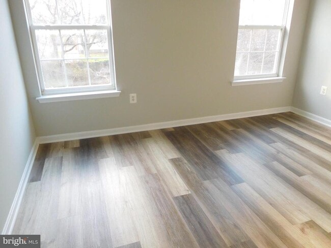 Building Photo - 2825 Forest Run Dr