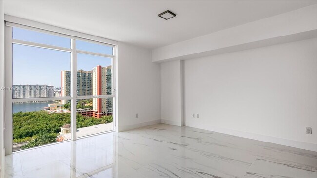 Building Photo - 400 Sunny Isles Blvd