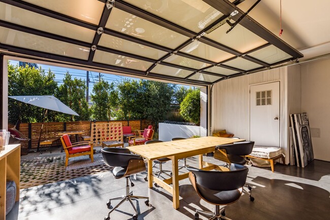 Building Photo - 2478 Penmar Ave
