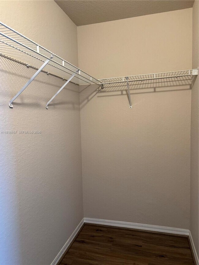 Building Photo - 5907 Abbey Rd