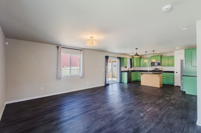 Building Photo - Beautiful 3-Bedroom Home in Ventana | Pool Community Near Fort Carson
