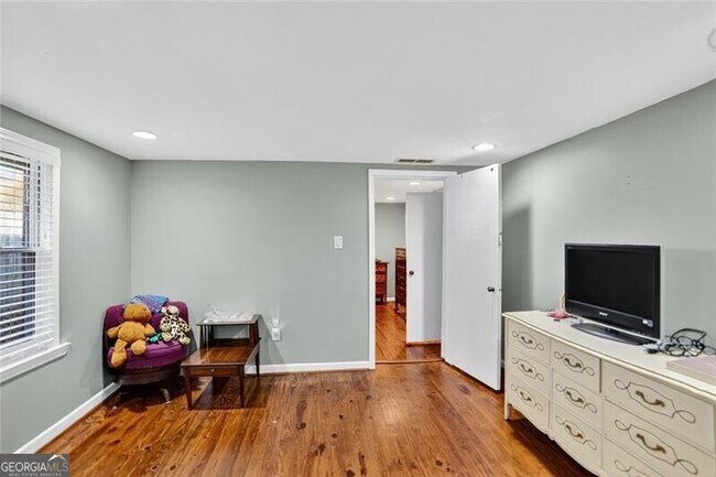 Building Photo - 3671 Bishop Dr