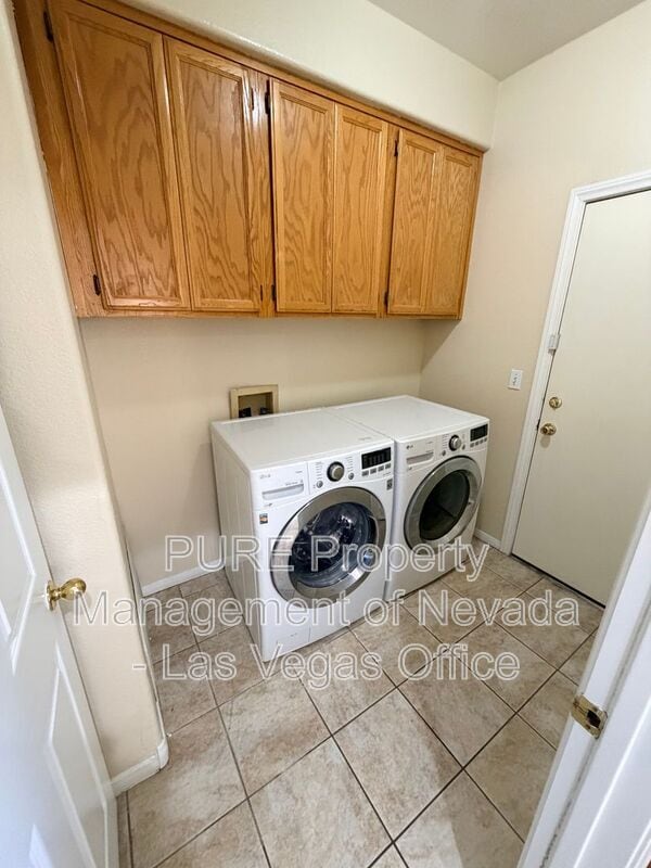 Building Photo - 266 Bluefield Ln