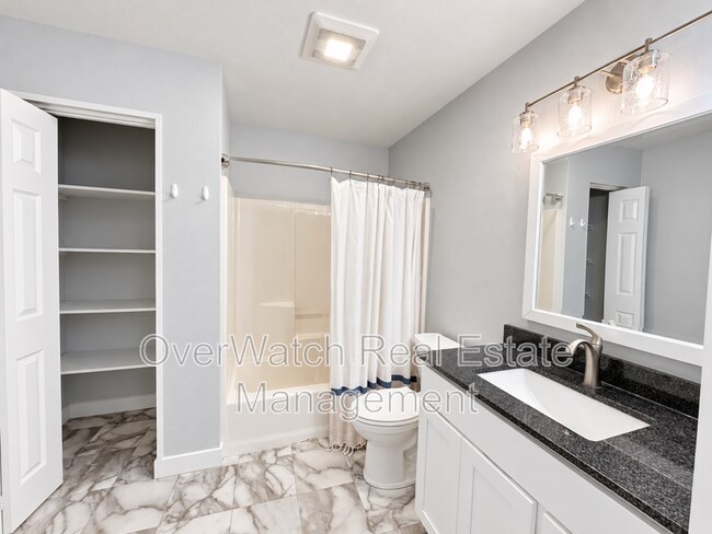 Building Photo - 4031 Lunar Dr