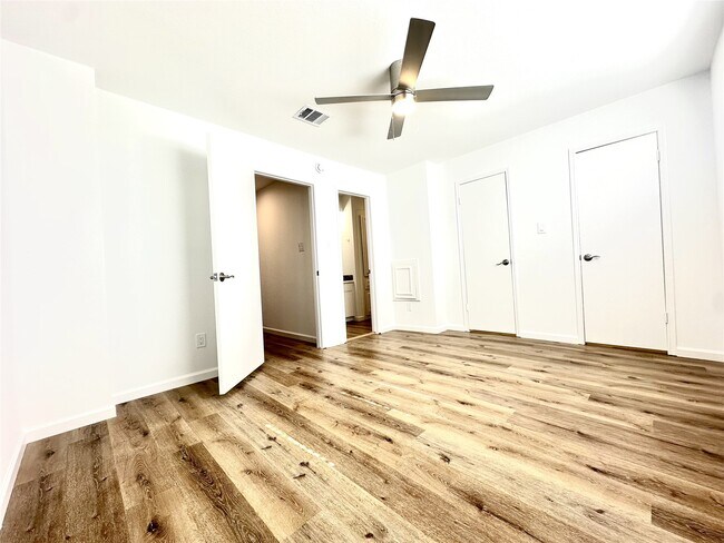 Building Photo - 14771 Perthshire Rd