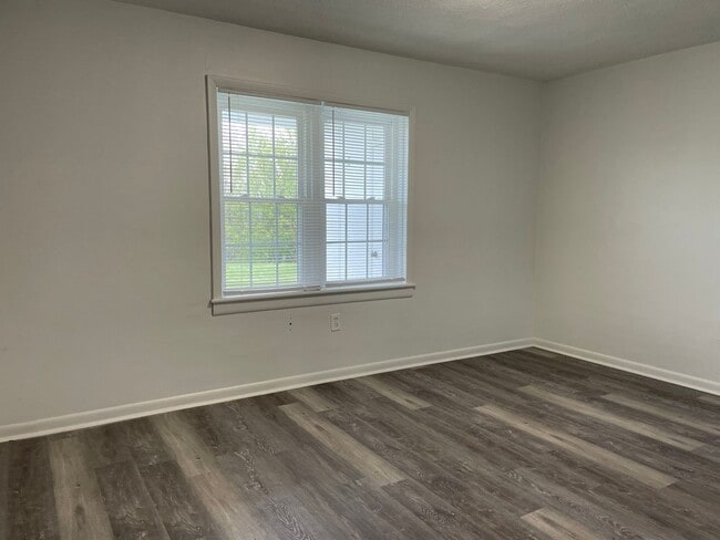 Building Photo - 6491 Carefree Ln